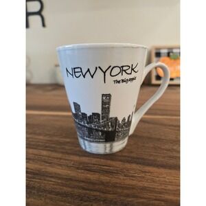 Jay Joshua New York The Big Apple NYC Skyline Brooklyn Bridge Ceramic Mug White